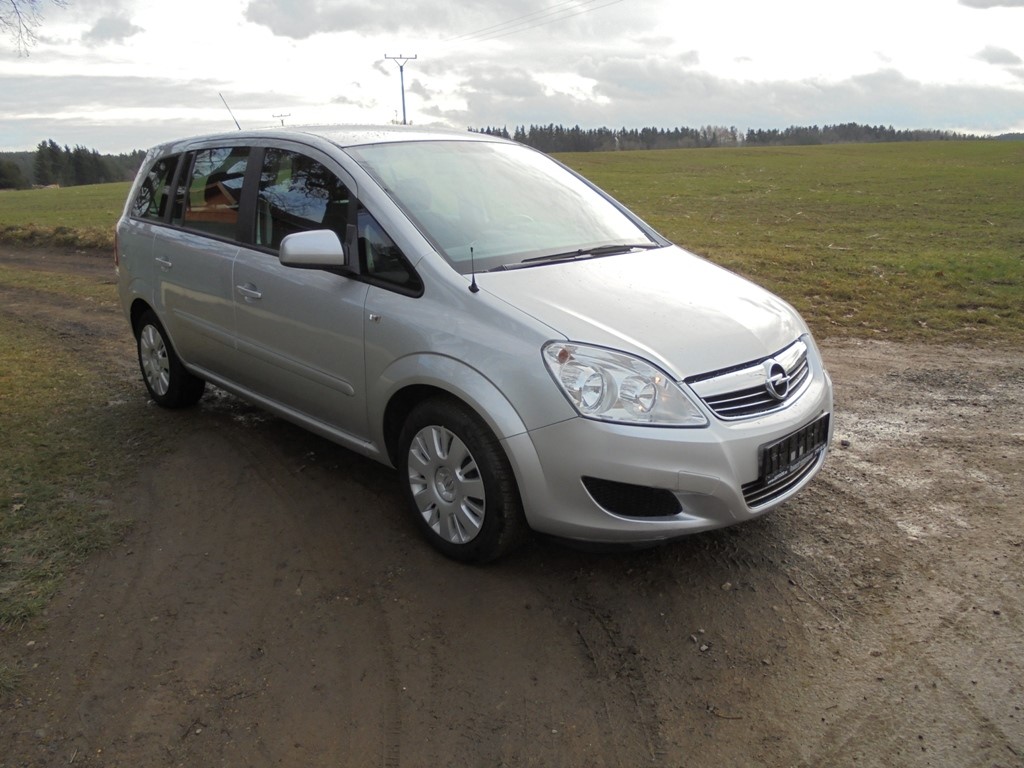 Opel Zafira 1,6i CNG110kw,1.30kč na1km,7 míst